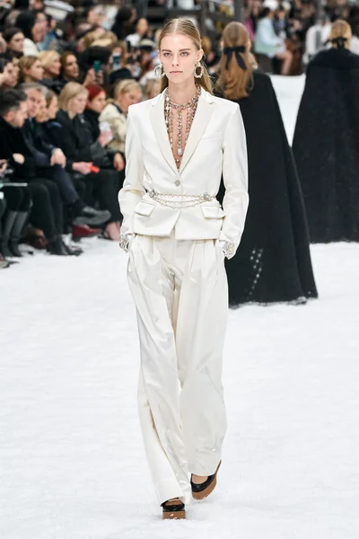 Look 61